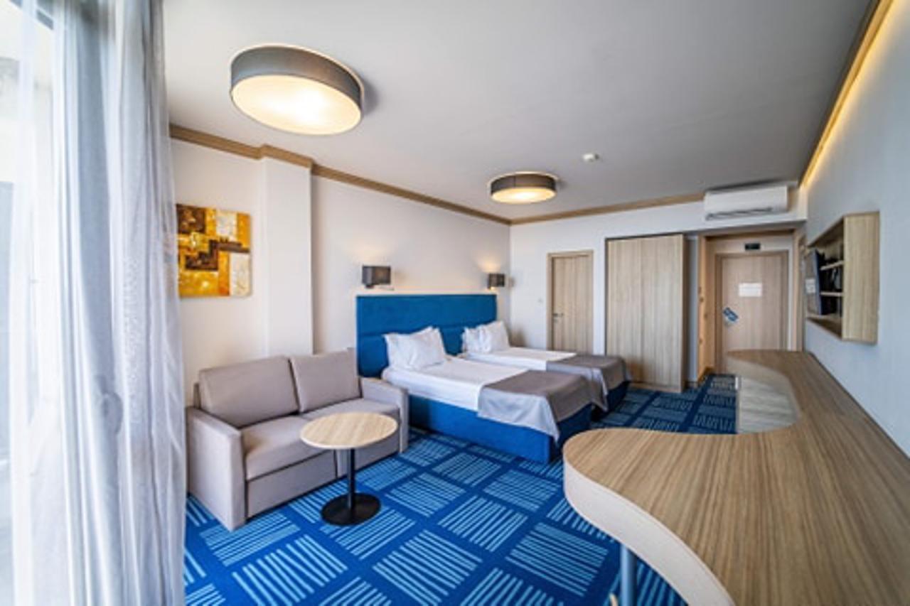 Hvd Viva Club Ultra All Inclusive - Private Beach & Free Parking Goudstrand Buitenkant foto